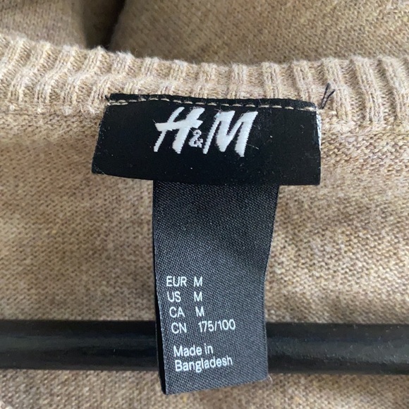 H&M V-Neck Sweater - Picture 3 of 3